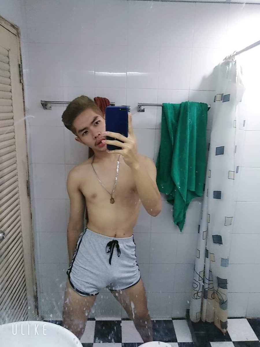 Saritchai3's tweet photo. เบื่อไม่อยุ่ห้องใครได้บ่าง https://t.co/we9DOXHBY1