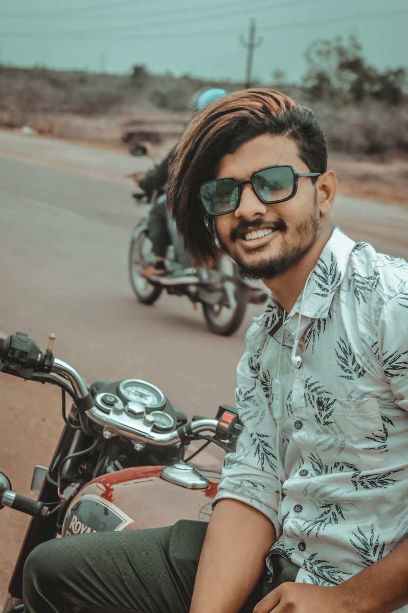 MDSarfr89009987's tweet photo. Chill Yarr....Coz It's Quarantine time🤦🏻‍♂️💯
.
#itsafyard #its_sarfraz7 #keepgrowing #famlove #IS7 https://t.co/pQucTFMpWV