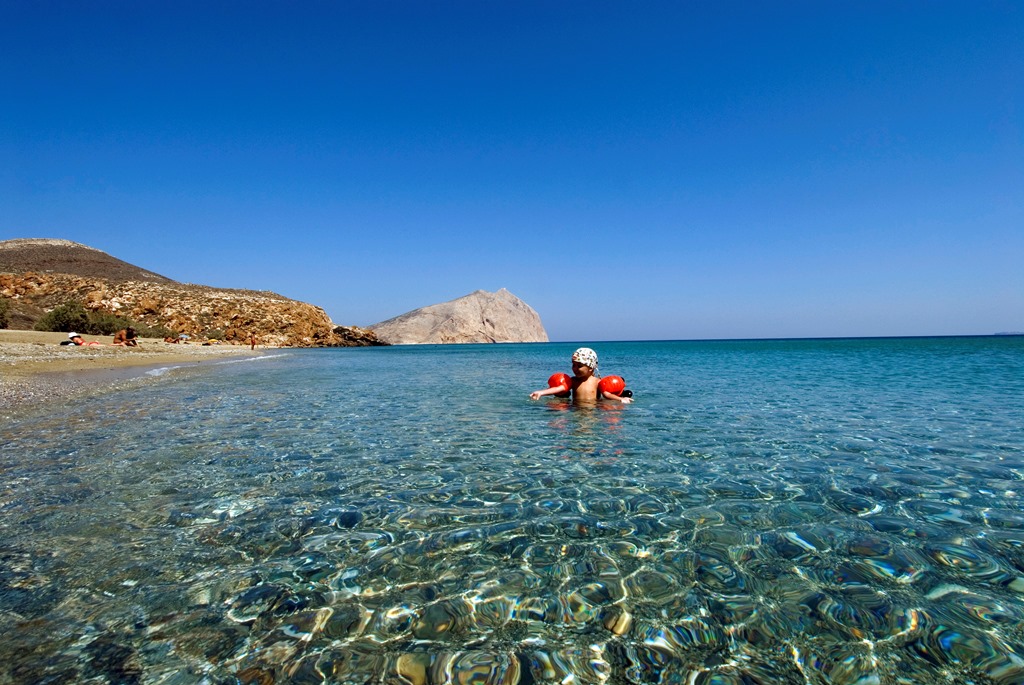 VisitGreecegr's tweet photo. Good morning from Roukounas Beach, Anafi Island.©Moustafellou 💙 #greecefromhome #staysafe #visitgreece 💘 https://t.co/v9X689k7Fz