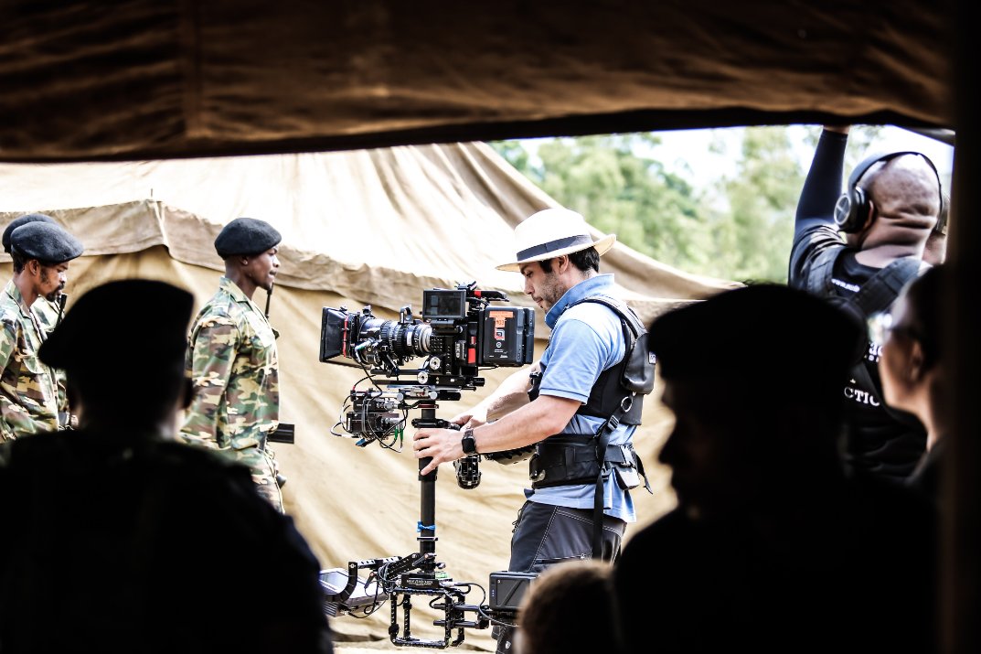MiclnGrace's tweet photo. #ThrowBack to shooting Rogue Taze.
Shoutout to everyone we worked with for doing an incredible job. Keep a lookout for our next exciting project #LiarholicsAnonymous it's going to be epic.
#MiclnGraceStudios #FilmProduction #LifeOnSet #RogueTaze #DarkMoon #Creatives https://t.co/qDjlGs91xa
