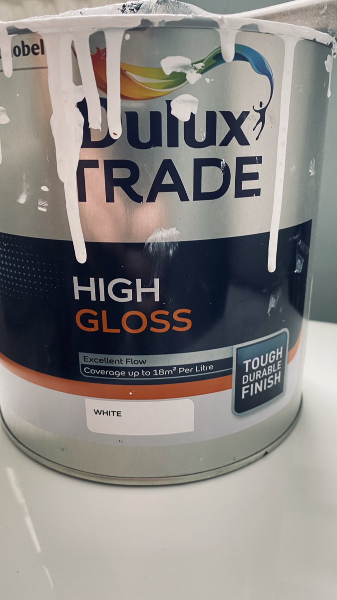 BespokeDecorUK's tweet photo. Great window system #flipmo so i can easily #paint #exterior I wish that would be a standard #exterior #painting #londonpainter @DTPaintExpert @DuluxDecCentre @BespokeDecorUK #whitegloss #gloss on the #woodwork and #masonry on the window sill #Fulham https://t.co/DTQSB3jpay