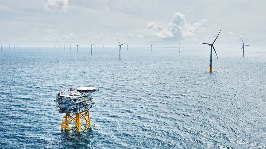 VattenfallNL's tweet photo. Vattenfall geeft groen licht voor de bouw van Hollandse Kust Zuid, het grootste offshore windproject ter wereld. https://t.co/N2w1CgCjI2 https://t.co/sOgNCCtaPD