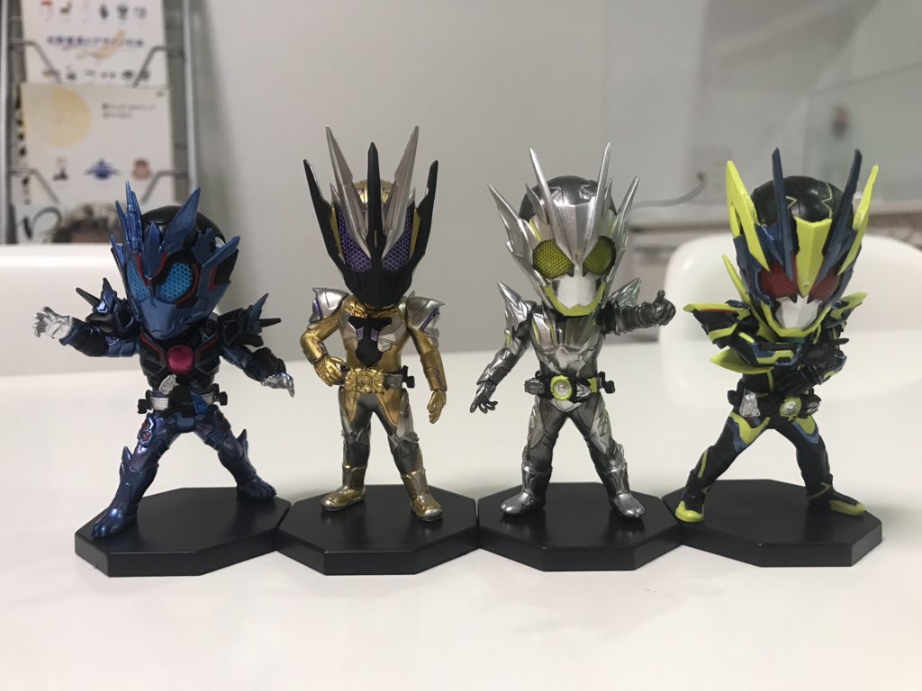 Uzivatel まななま Na Twitteru 一番くじ 仮面ライダーゼロワン No 2 C賞 Deforme X 欲しかった4体揃いました 超カッケーッス ﾟ ﾟ O彡ﾟ シャイニングアサルトホッパー メタルクラスタホッパー アサルトウルフ サウザー T Co 3srm3stivf