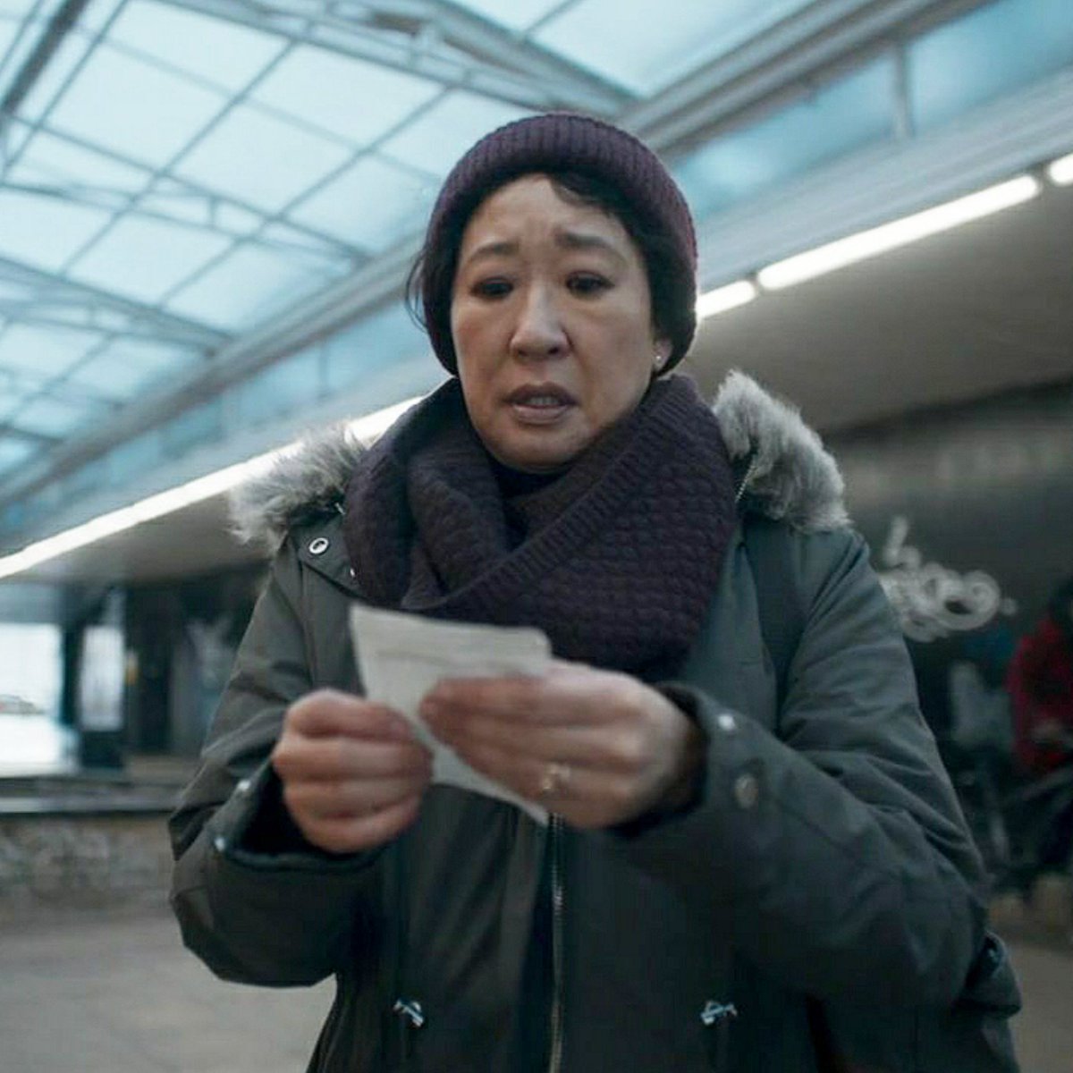 EveIncorrect's tweet photo. Villanelle knew this woman had 1234 as a pin, yet she still trusted her to figure this thing out. If that isn't true love. Look at her face she's so confused 😫 https://t.co/IrIANsuVhm