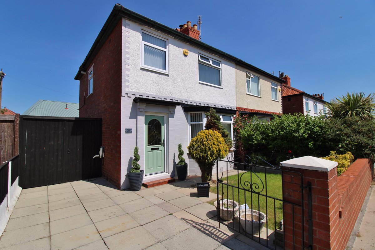 The Most Perfect Family Home ❤️ Ainsdale, £160,000
.
▫️ 3 Bedroom Semi-Detached 
▫️ Beautifully Presented 
▫️ Landscaped Sunny Aspect Gardens
▫️ Ideal Location For Village Centre
.
📸 To See Further Images and Details Search for ‘Segars Lane‘ on our Website Link in Bio