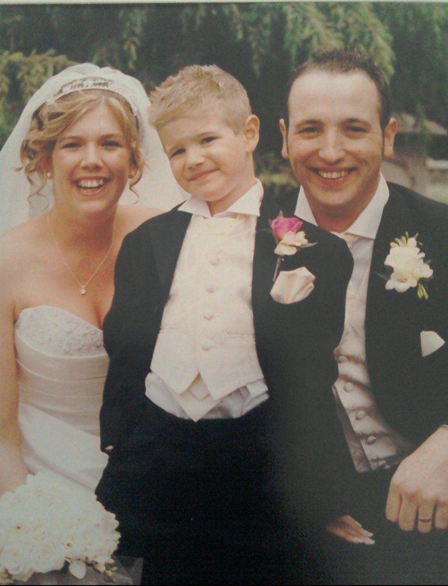 Happy wedding anniversary to my mum and dad. 15 years ago today