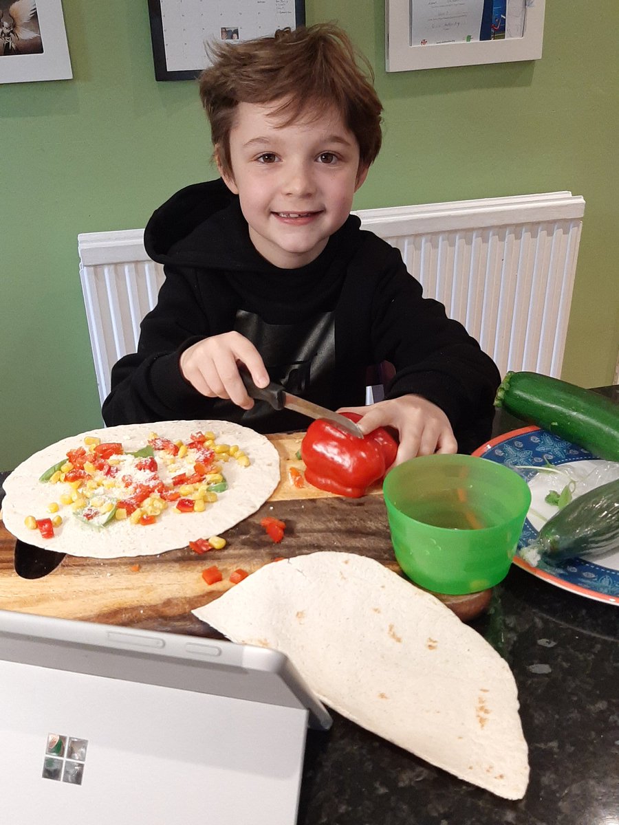 wctgardiner's tweet image. #RainbowWrap @CoedGlas @CoedGlas2022 #funinthekitchen