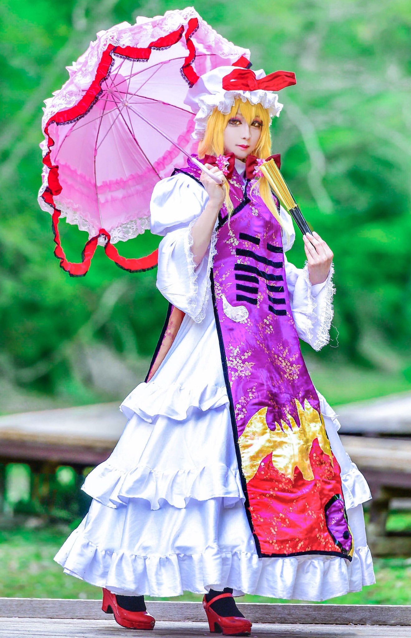 ひやニキ コスプレ 東方project 八雲紫 夢と 現の間に Photo ことらさん たーくん T Co Z2lfch76eg Twitter