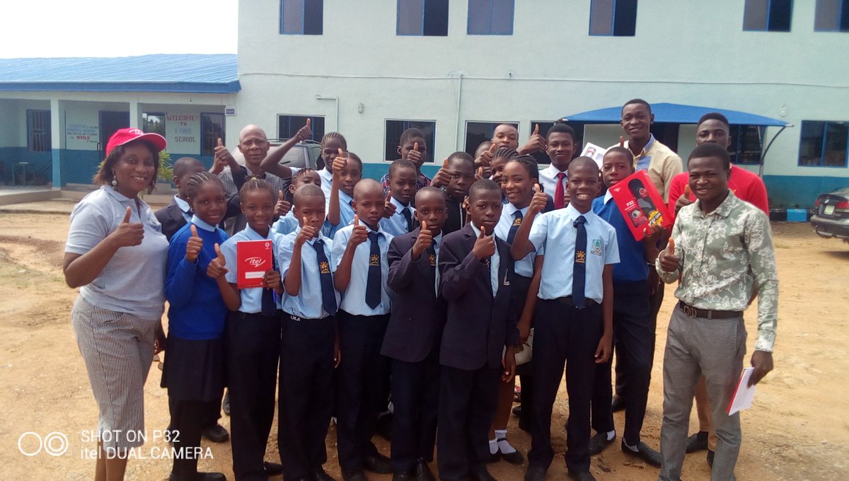 LeomOfThings's tweet photo. #ThrowbackThursdays with @itelMobileNG At I-tree International High School, Ilorin, Kwara State and Revival College, Ikorodu Lagos.
During my PrepareTeen Initiative college tour....
#JoinEnjoy #LoveAlwaysOn https://t.co/fSKk3SXgAy