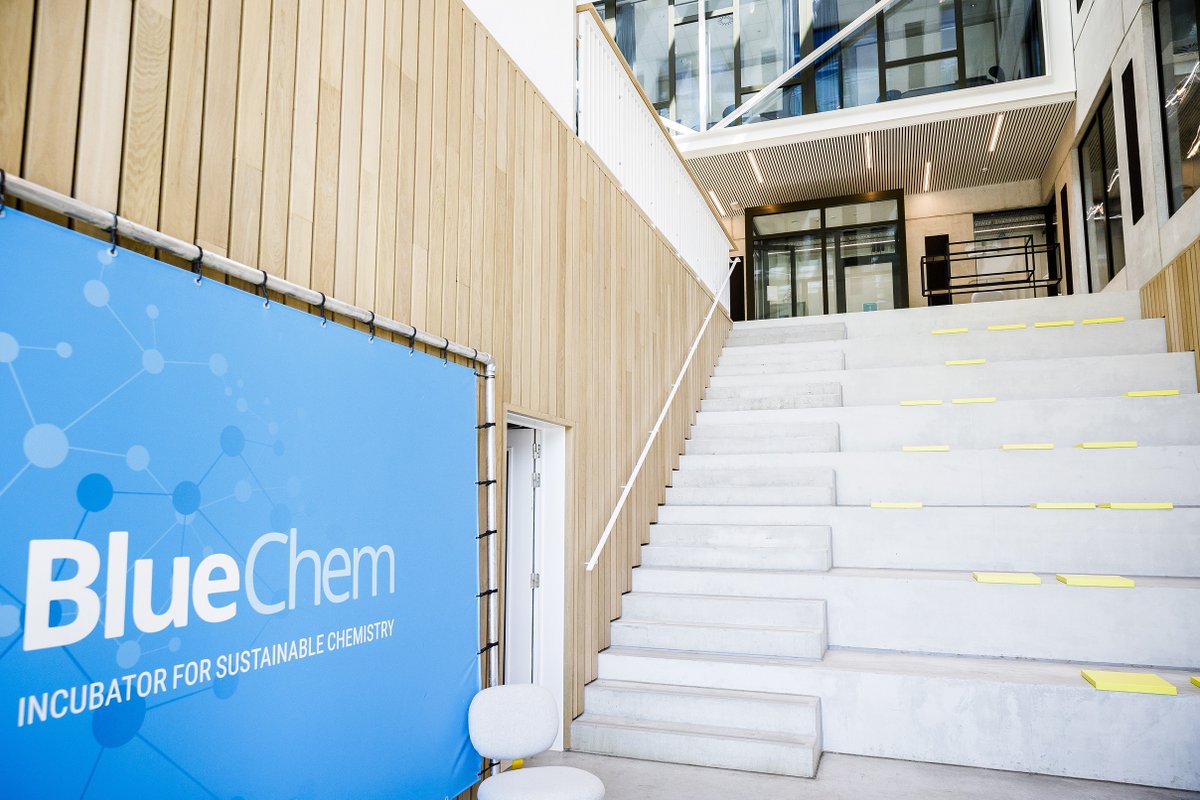Flanders Today (@flanderstoday) on Twitter photo #BlueChem incubator at <a href="/BlueGateAntwerp/">Blue Gate Antwerp</a> business park is speeding up the chemical sector’s green revolution🧑🔬🍃<a href="/inopsysnv/">InOpSys</a> <a href="/TheBeacon_EU/">The Beacon</a> <a href="/UAntwerpen/">UAntwerpen</a> <a href="/bopro_news/">Bopro</a> @LeentjeCroes @HannesGemoets <a href="/CreaflowHANU/">Creaflow</a> <a href="/LieveHoflack/">Lieve Hoflack</a> <a href="/stevenpeleman/">Steven Peleman</a> <a href="/PeterBopro/">Peter Garré</a> flanderstoday.eu/bluechem-incub… #BlueChem incubator at <a href="/BlueGateAntwerp/">Blue Gate Antwerp</a> business park is speeding up the chemical sector’s green revolution🧑🔬🍃<a href="/inopsysnv/">InOpSys</a> <a href="/TheBeacon_EU/">The Beacon</a> <a href="/UAntwerpen/">UAntwerpen</a> <a href="/bopro_news/">Bopro</a> @LeentjeCroes @HannesGemoets <a href="/CreaflowHANU/">Creaflow</a> <a href="/LieveHoflack/">Lieve Hoflack</a> <a href="/stevenpeleman/">Steven Peleman</a> <a href="/PeterBopro/">Peter Garré</a> flanderstoday.eu/bluechem-incub…