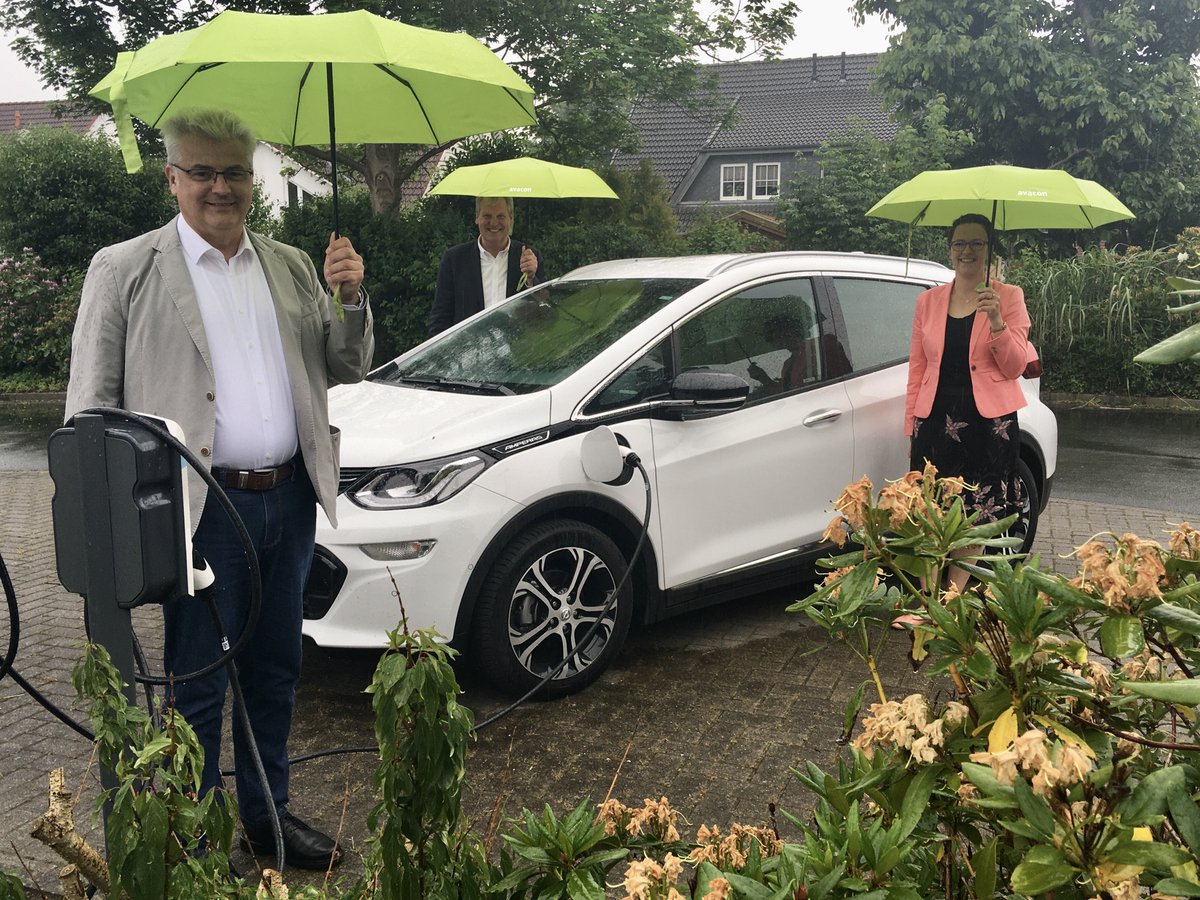 Eileen Schöne (@schoene_syke) on Twitter photo 💬Spannender Austausch zu den Themen #Wasserstoff, #Ladesäulen und #Regenerative_Energien mit MdB <a href="/axel_knoerig/">Axel Knoerig</a>, Kommunalreferent <a href="/karnebogen_ava/">Hermann Karnebogen</a> und Bianca Beyer bei der @AvaconAG in #Syke 🚙🔌🌍📊 💬Spannender Austausch zu den Themen #Wasserstoff, #Ladesäulen und #Regenerative_Energien mit MdB <a href="/axel_knoerig/">Axel Knoerig</a>, Kommunalreferent <a href="/karnebogen_ava/">Hermann Karnebogen</a> und Bianca Beyer bei der @AvaconAG in #Syke 🚙🔌🌍📊