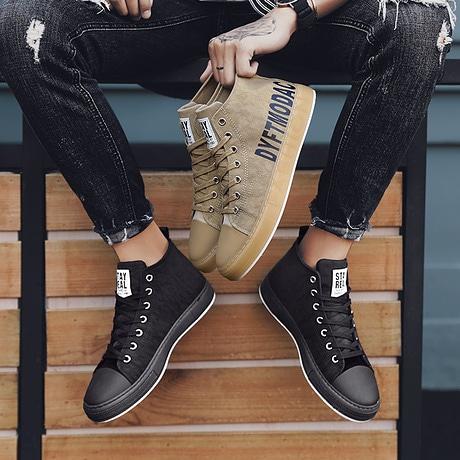 KorrectStore's tweet image. Not just any pair of sneakers... Take a close look at the materials it's made of.. The body and the sole...  Trust me, you wanna have one of this. Available; 9,000 naira only.
#sneakers #SneakerScouts #Nigeria #korrectstore #internetshutdown #BlackLivesMatter #justiceforvictims