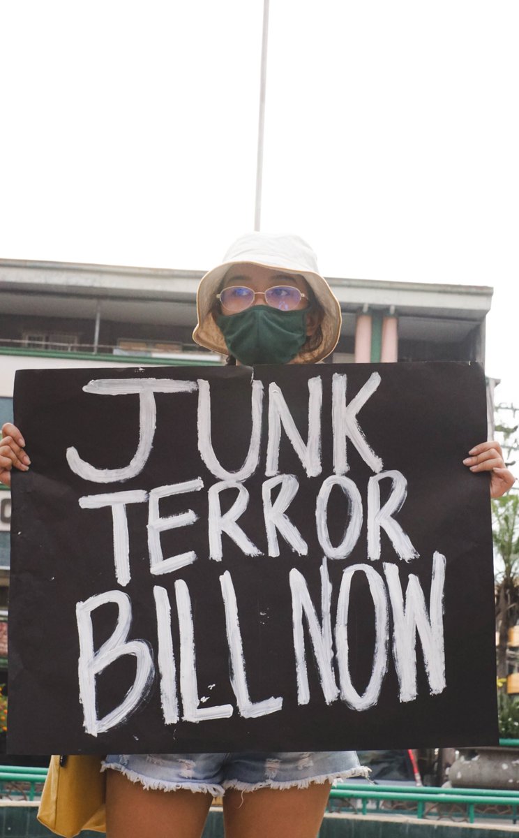 krishnariola's tweet photo. Progressive groups in Bacolod City held an indignation protest to register dissent against the recently approved Anti-Terrorism Bill.

The Duterte administration railroaded the signing of its greatest weapon into law. Criticism will now become a criminal act.

#JUNKTERROBILLNOW https://t.co/KUTPyMU80m