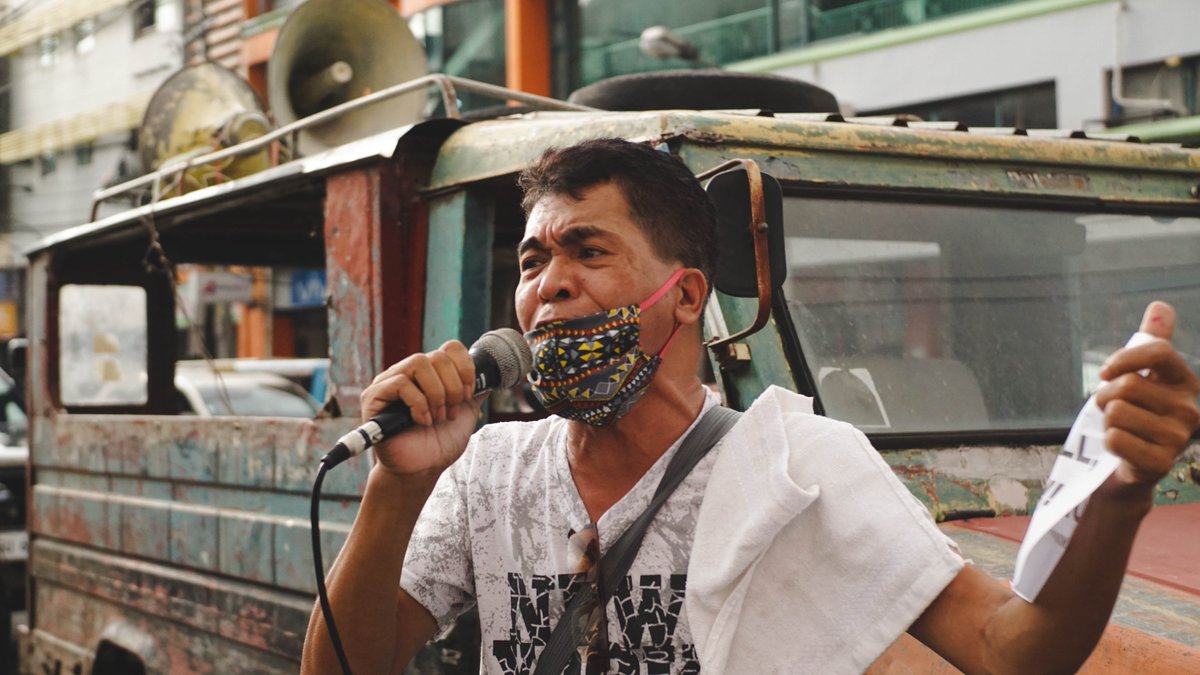 krishnariola's tweet photo. Progressive groups in Bacolod City held an indignation protest to register dissent against the recently approved Anti-Terrorism Bill.

The Duterte administration railroaded the signing of its greatest weapon into law. Criticism will now become a criminal act.

#JUNKTERROBILLNOW https://t.co/KUTPyMU80m