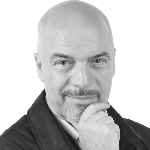 El machete, la simulación y el capítulo 3000. https://t.co/NIhuFQnAFj https://t.co/RIleF0l8XS