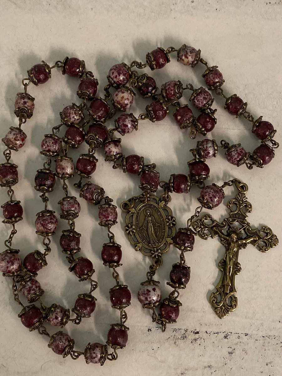 nsavoit's tweet photo. @TheHappyPriest I make rosaries out of rose petals. Follow me on fb The Little Way.
God bless you Fr! https://t.co/O5DJ8dFKGJ