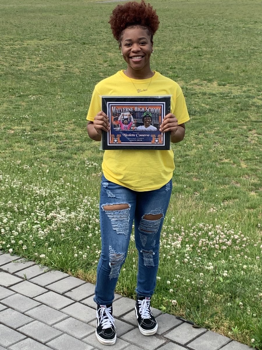 Malverne Athletics (@gomhsmules) on Twitter photo Senior Outstanding Athletes and Unsung Hero Award recipients received their plaques. You will be greatly missed and best of luck in your future endeavors. #gomules #seniors #hardwork #dedication <a href="/MalverneHS/">MHS</a> <a href="/MalverneBOE/">Malverne Board of Education</a> <a href="/MalverneUFSD/">Malverne UFSD</a> Senior Outstanding Athletes and Unsung Hero Award recipients received their plaques. You will be greatly missed and best of luck in your future endeavors. #gomules #seniors #hardwork #dedication <a href="/MalverneHS/">MHS</a> <a href="/MalverneBOE/">Malverne Board of Education</a> <a href="/MalverneUFSD/">Malverne UFSD</a>
