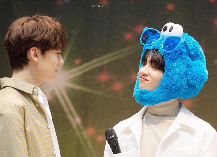 はんぺん On Twitter 結構ガリガリなのに脱いだらまさかの隠れ細マッチョだったり自分が注目されていないところでも1人 だけファンサしたり 言葉選びが丁寧で綺麗だったり常に微笑んでいるところやぼーっとしていたりなど本当に顔も良く性格も良く 歌が上手くて