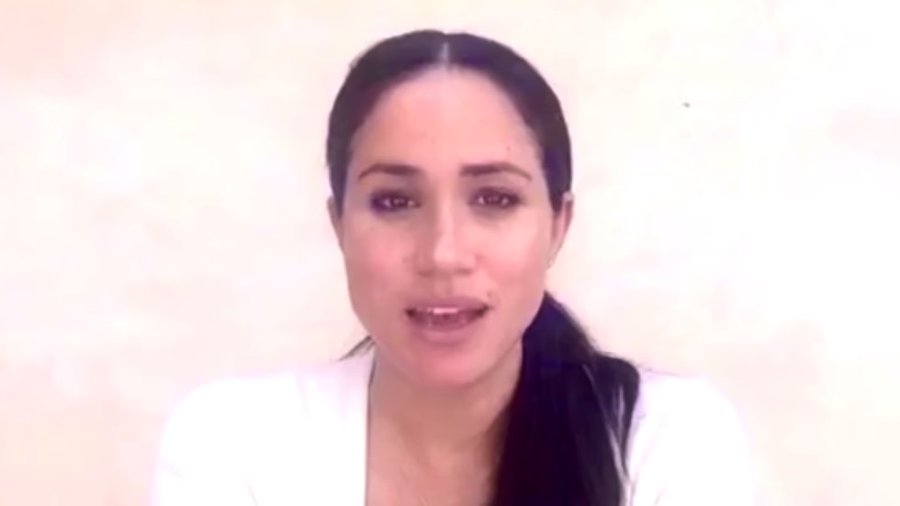 EZqzXbdXgAAgnxl?format=jpg&name=900x900