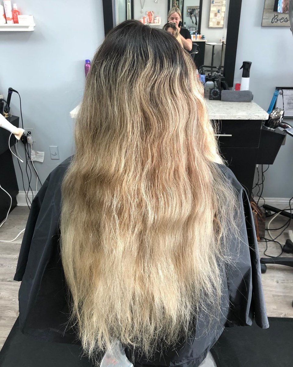 Westcoasthair_'s tweet image. Full color transformation in ONE visit?! Prepare to be amazed😍
Never underestimate the power of a master colorist 💇🏼‍♀️ #colortransformation #masterstylist #hairart
Photo by @Westcoasthair_