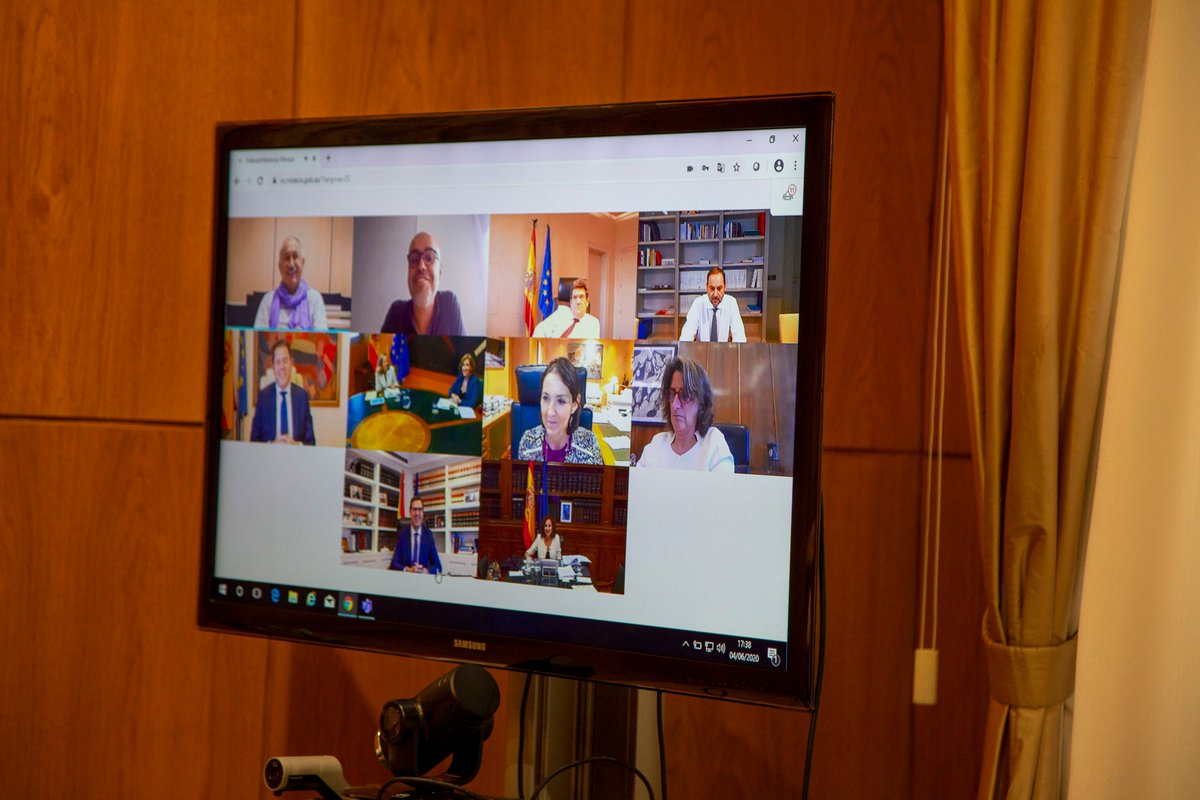 🖥 Esta tarde, junto con los agentes sociales y miembros del Gobierno, seguimos avanzando a través del diálogo social en las medidas económicas y laborales que serán necesarias para abordar el escenario de recuperación tras la crisis de la #COVID19.