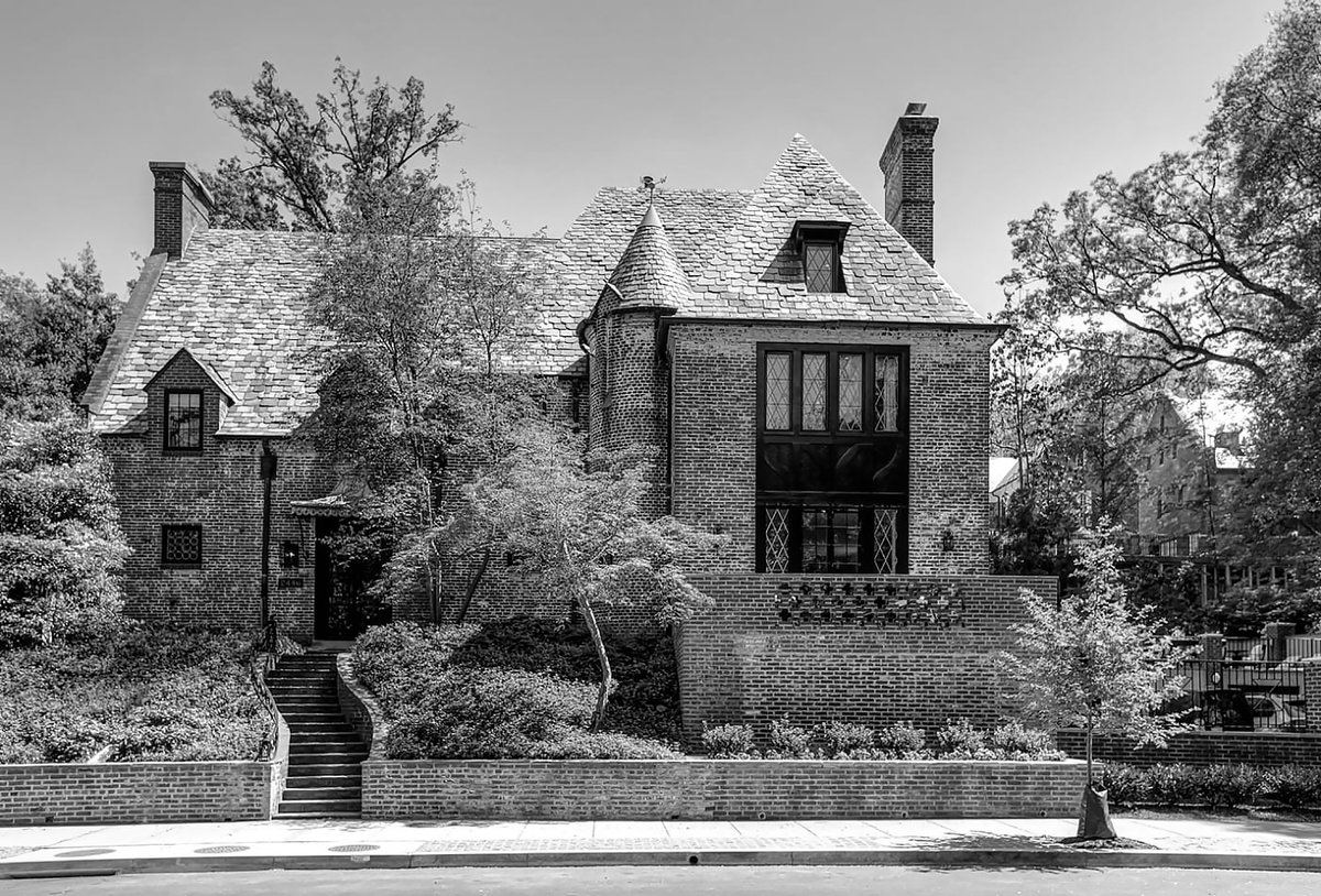 This Is The [Shadow Government] HQ In Washington D.C. Where Every Single Step To Take Down A Duly Elected U.S. President Is Meticulously Planned, Executed, And From Where All Commands Are Distributed To All [Parties] Involved In The Coup.