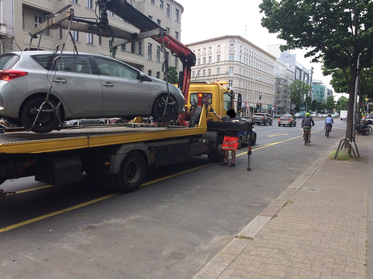 SteveFi04457564's tweet photo. #Kantstraße reloaded: https://t.co/7Yh5BA2USm