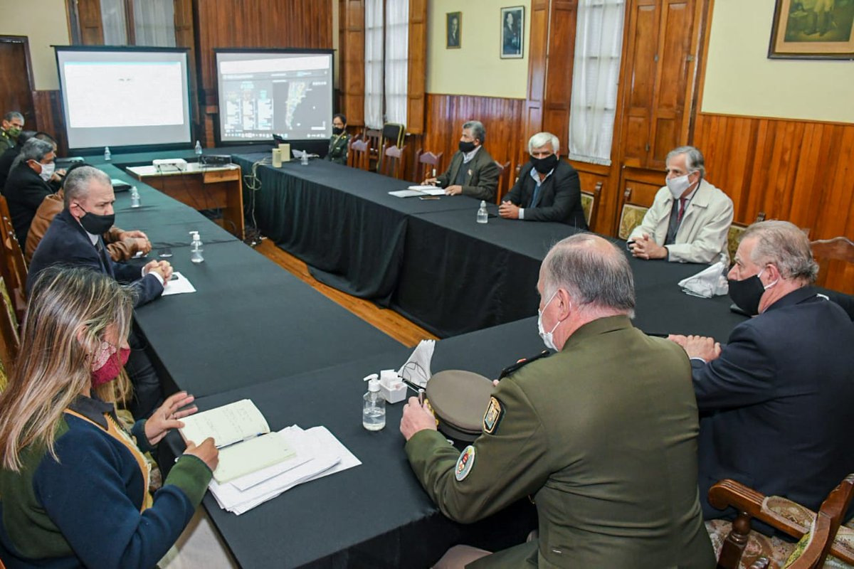 #PlenarioSenadores
El comandante de la V Brigada de Montaña, coronel mayor Mariano Castelli, informa al cuerpo de senadores presidido por el vicegobernador Antonio Marocco sobre las acciones realizadas por el <a href="/Ejercito_Arg/">Ejército Argentino</a> en Salta y la región.
@MinDefArg
<a href="/SenadoSalta/">Senado Salta</a>