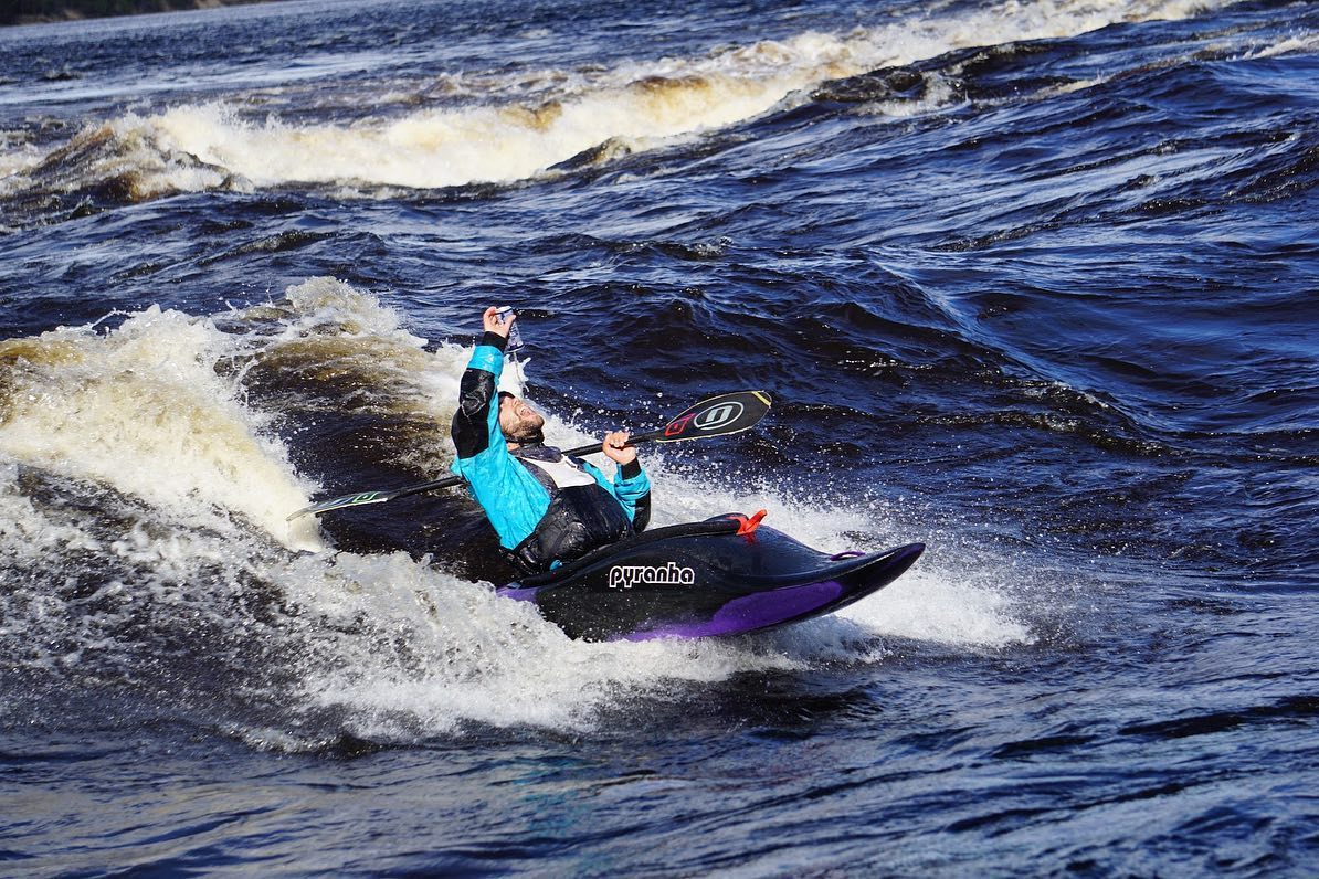 Level_Six's tweet photo. It's all smiles with @visarahkola ! Enjoying his #stakeout in Finland! 🇫🇮⁠
⁠
@predator_water_air @double_dutch_paddles ⁠
⁠
#lapland #visitlapland #whitewaterismagic #levelsixba #whitewaterkayaking https://t.co/OWivDv4MO0