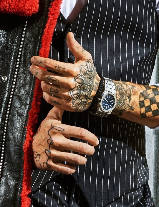 zjmposts's tweet photo. zayn malik details https://t.co/oWNx2MivMX