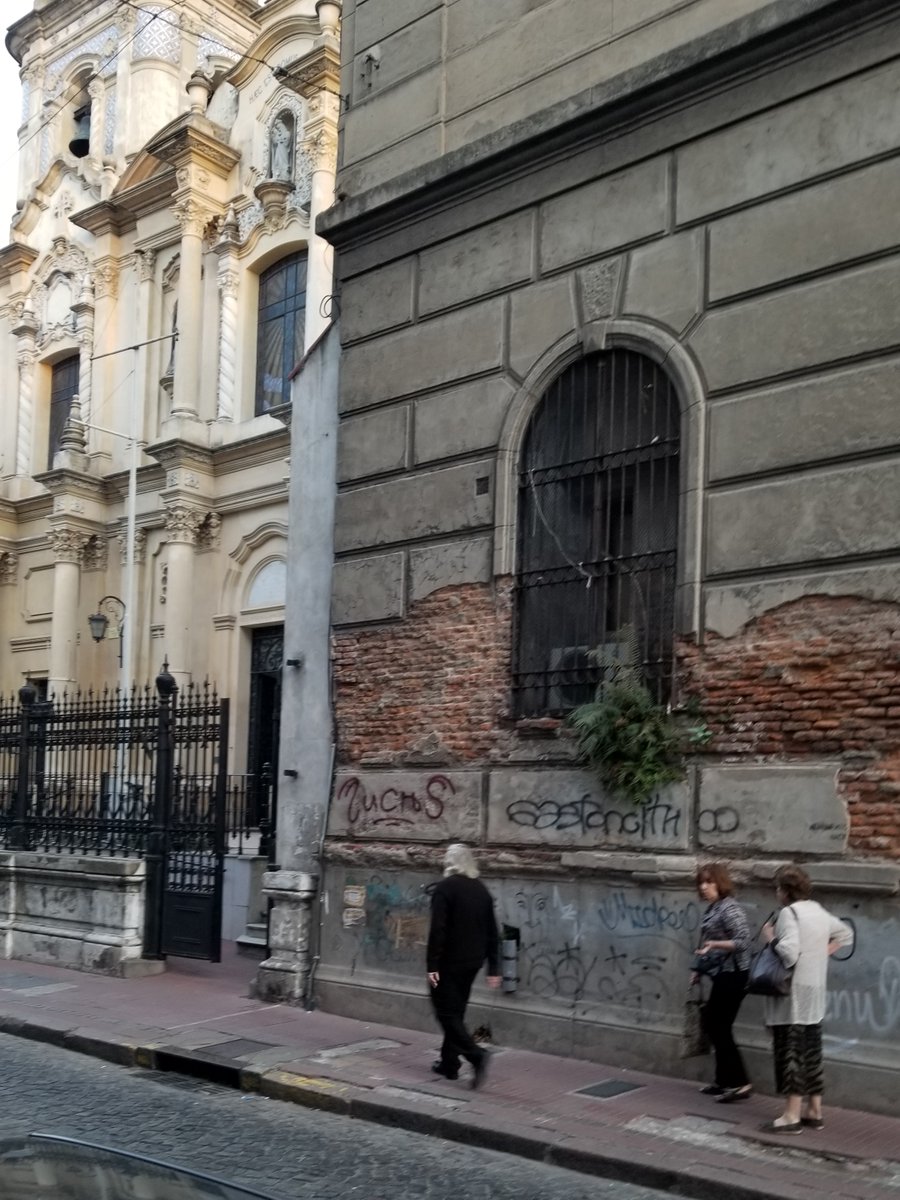 ozcollaborative's tweet image. OZC Principal Morrie travelled to Argentina last year. Each region displayed its own ethnic and historic context, from the natural beauty of the glaciers &amp;amp; gaucho culture in Patagonia, to the urban settings in Buenos Aires. The country dazzled with its grace despite hardships.