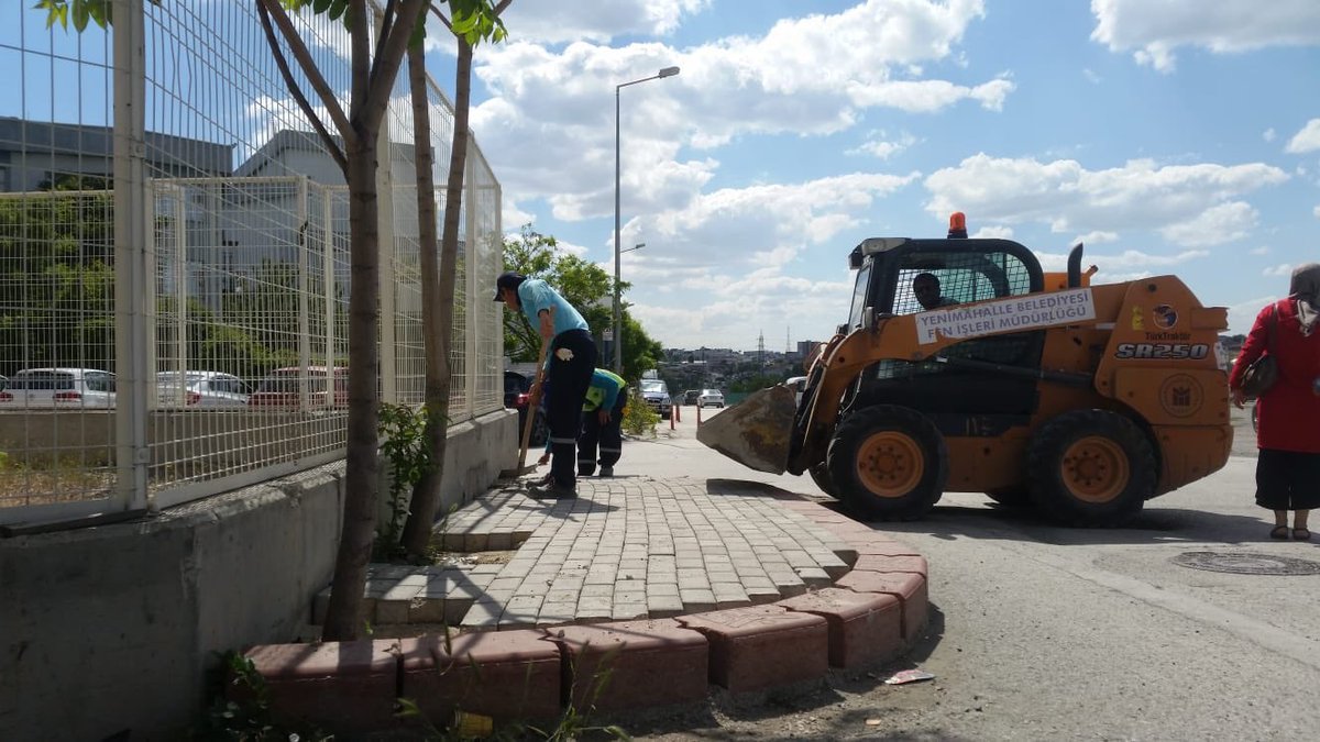 Ekiplerimiz bugünkü çalışmaları kapsamında, Mehmet Akif Ersoy Mahallesi, Kuzey Yıldızı Mahallesi ve Gazi Mahallesinde bordür çalışması gerçekleştirdiler.