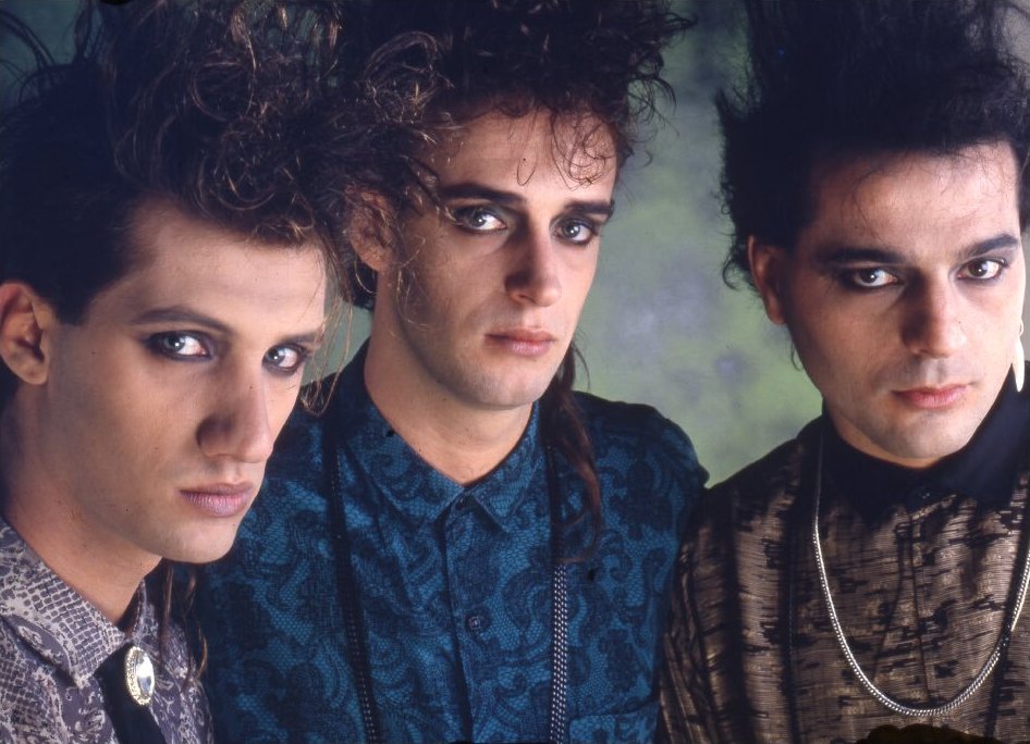 Siempre es bueno comenzar el dia con <a href="/sodastereo/">Soda Stereo</a>! "Disco Eterno" suena fuerte esta mañana de miércoles en diagonalradio.cl