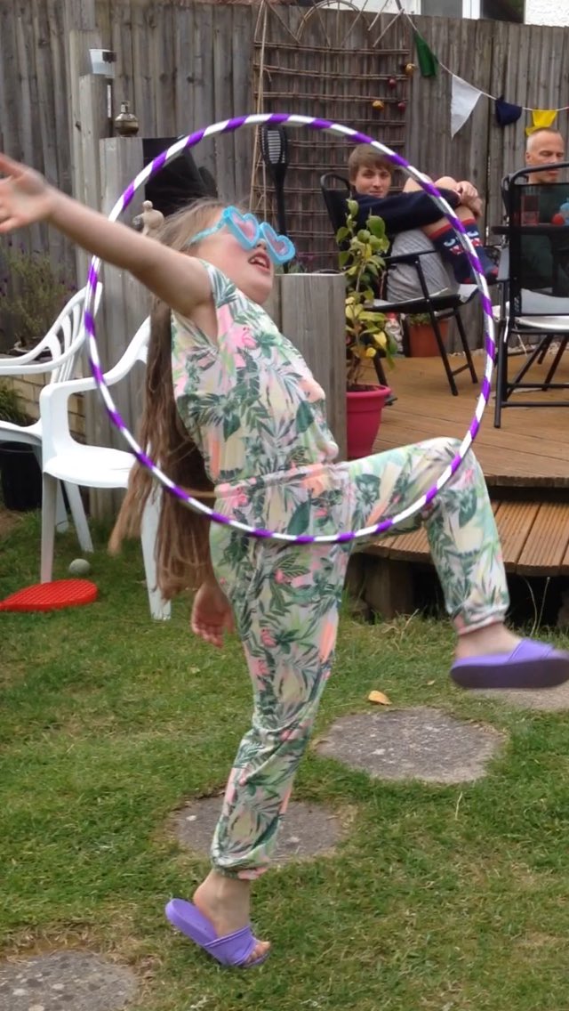 cjpuppeteer's tweet photo. @CoedGlas @CoedGlas2023 Scarlett's hula hoop challenge! Keep going for 10 seconds, yay! Challenge complete. 😃👏🏼🎗🥇🏆#CGgetsactive https://t.co/DP0cwB0kLO