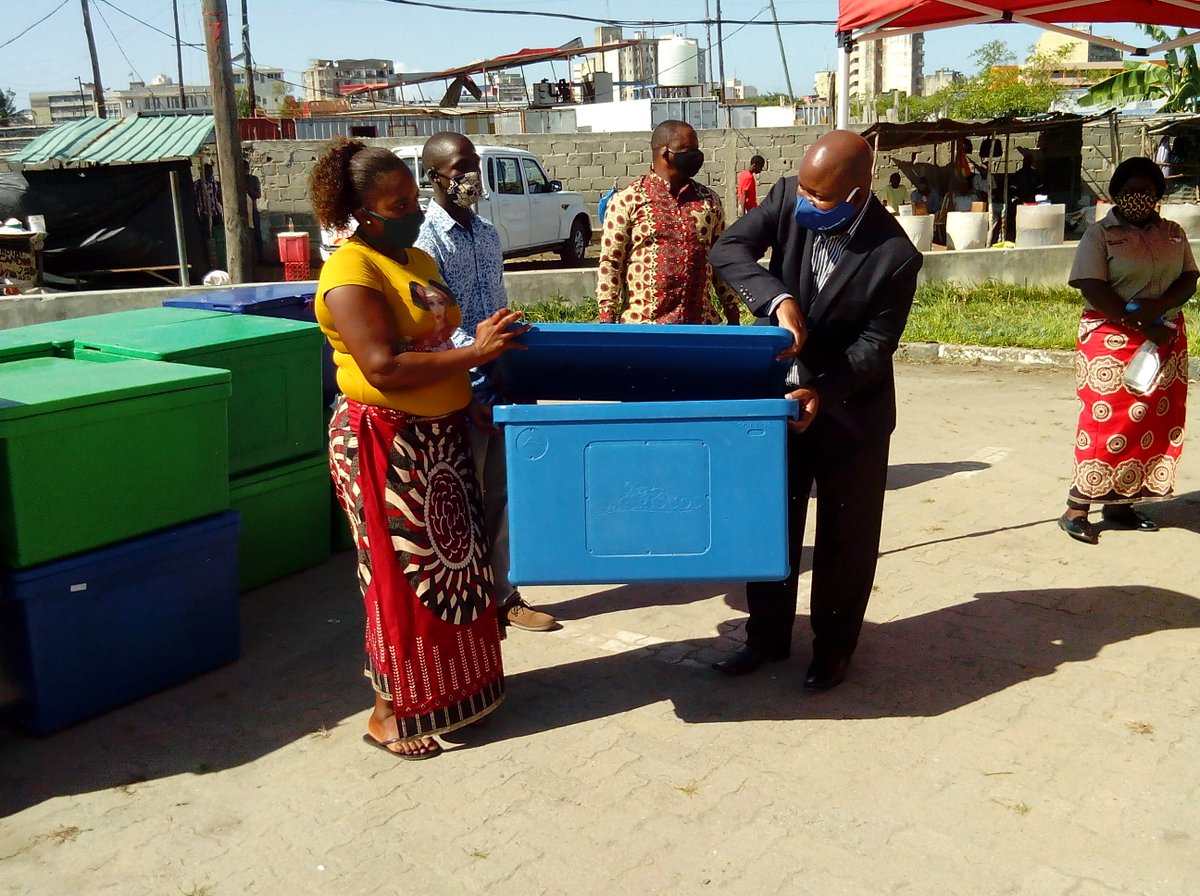 FAOMozambique's tweet photo. @FAO continues supporting families affected by cyclones in #Mozambique and now by the effects of #COVID19, providing fishing material for fishermen in Sofala Province in the districts of Muanza, Dondo, Buzi and Beira, in collaboration with the Ministry of Fisheries #MIMAIP https://t.co/fFldrywM3J