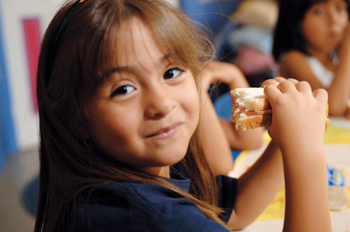 gsvymca's tweet photo. FREE Lunch for Kids Ages 1-18June 8th - August https://t.co/eZhxpI5Wbz https://t.co/me8T6Q3k2S