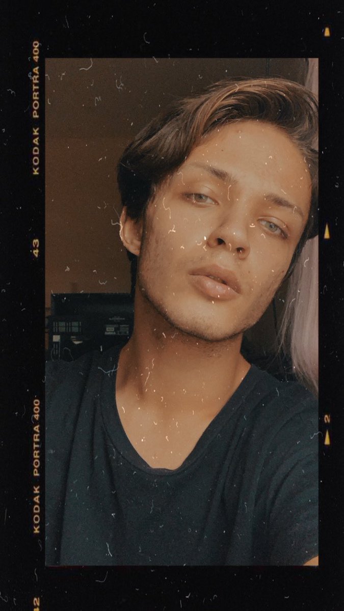 StefaniDuvet's tweet image. #OutOfDrag