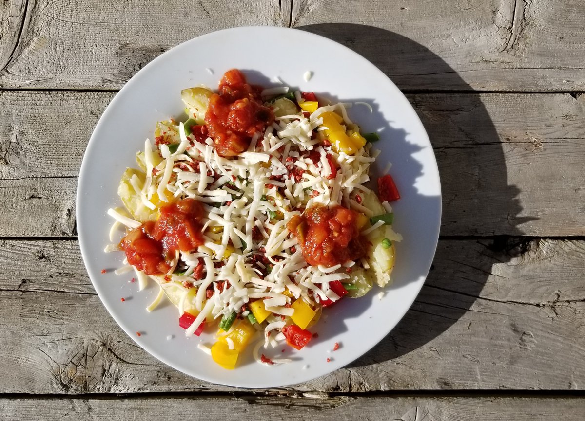 AAFC_Canada's tweet photo. Our #CdnAgHeroes are working harder than ever during #COVID19 to help feed 🇨🇦. This #ThankYouThursday, share a photo of your plate🍽️ and say thanks! Looking to help? You can join them: https://t.co/TYdSojK1Pn https://t.co/wLfy5lfNdT