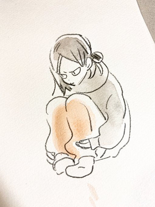 「bangs hugging own legs」 illustration images(Oldest)