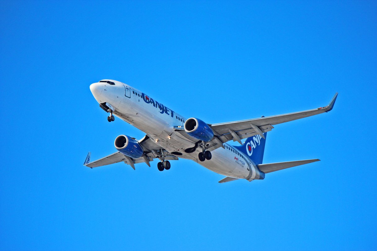 AirplanesAbout's tweet image. Remember these guys? I believe I flew south with CanJet a time or two... More photos and info here: bit.ly/c-fyqn #canjet #boeing737 #yyz #planespotting #aviationphotography