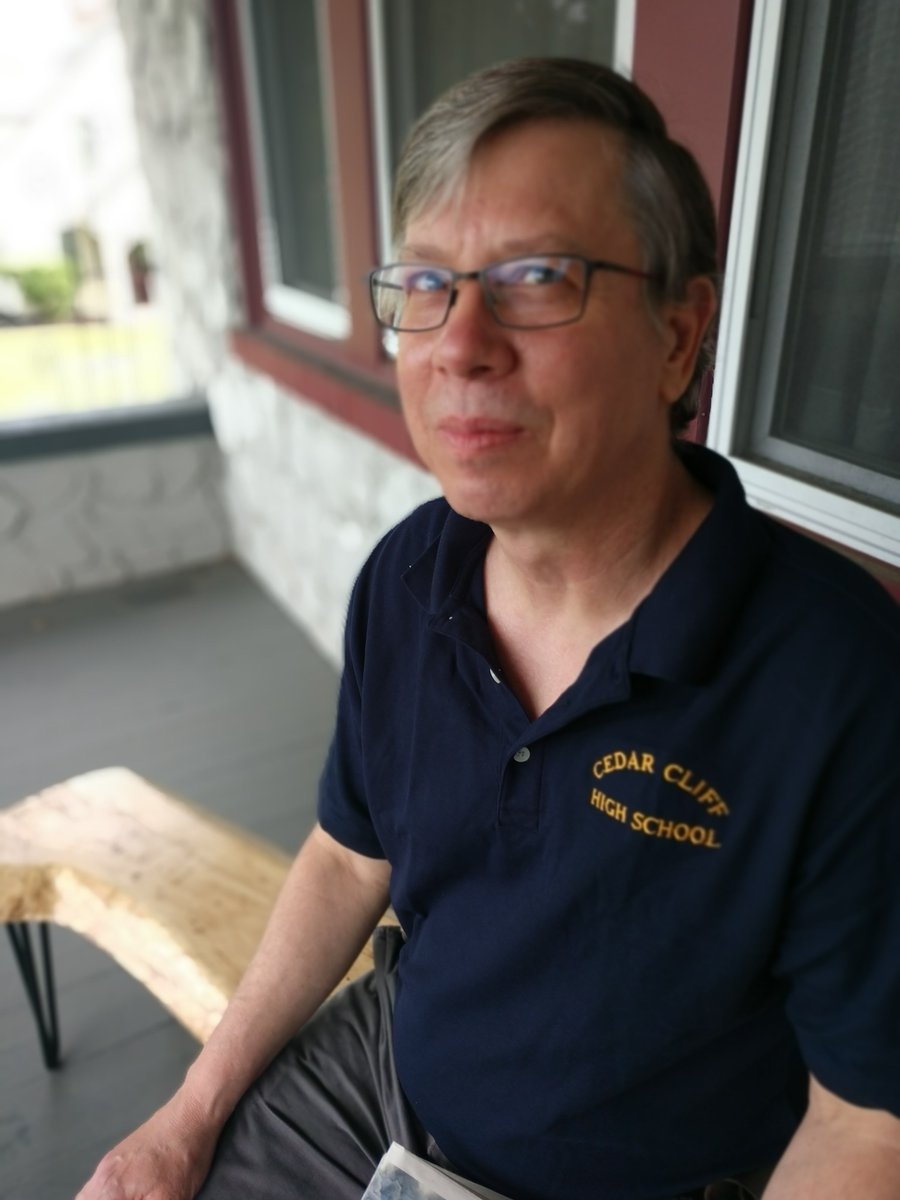CedarCliffColts's tweet photo. Always dedicated, always caring, outgoing, and passionate about promoting the important benefits of studying different languages ~ especially GERMAN! Dave loves his students! And today we celebrate Herr Hunsberger's retirement! #YouAreAlwaysWelcomeHome #Welldone #AlwaysAColtCC https://t.co/vc3RZ42zbP