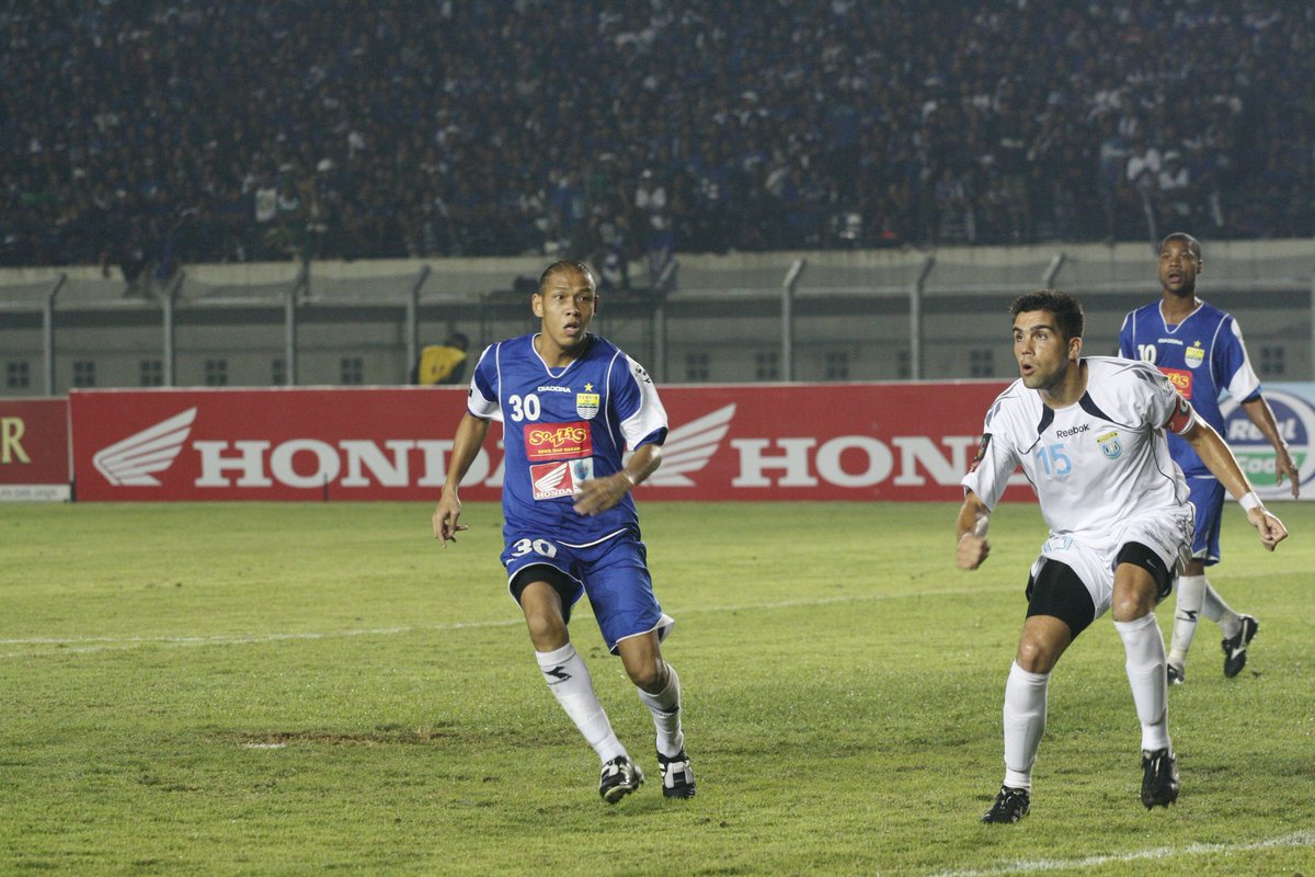 Selamat istirahat Bobotoh, awas ada yang ngesot 😝😁

#PERSI87UARA
#PERSIBsalawasna
#Persib