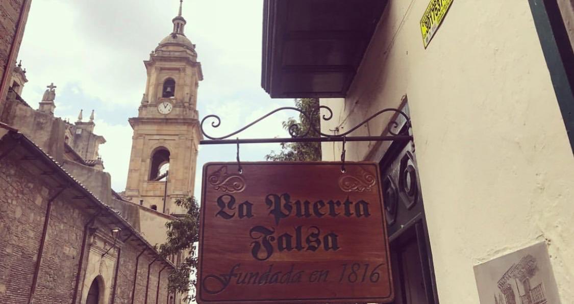alejandrocheyne's tweet photo. El restaurante La Puerta Falsa, iniciará con su proceso de reinvención con la ayuda de @URosario, profesores, estudiantes y los dueños del emblemático establecimiento. https://t.co/EjshaxxBnj