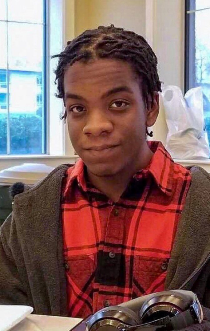 Justin Howell, an undergrad student at Texas State, is in critical condition after getting shot in the head with a rubber bullet by Austin Police on Sunday. Police said he was not the target. This is what “non-lethal” bullets do. #hisnameisjustinhowell