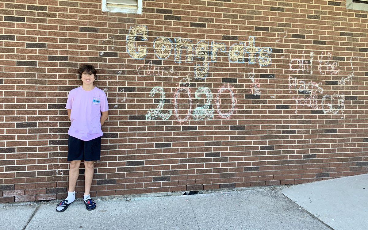 Sashi_S_S's tweet photo. Feeling the feels as our 14 years with our amazing school community comes to an end. Thank you to all the teachers &amp; staff for the love &amp; heart you show daily, helping my children grow, learn and know how it feels to be a part of a community and something great.@SVS_Sting 
@HWDSB https://t.co/lMJY1JYQyE