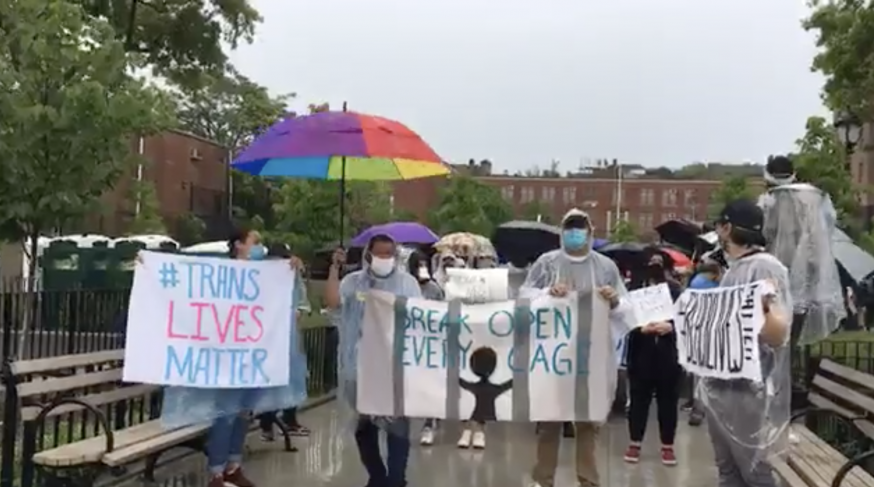 queenspost's tweet photo. Hundreds March to Jackson Heights Assembly Memberโs Office to Demand Action on Police Accountability
https://t.co/hGU1KebLGC
@alliegriffin04 @votejgr #QueensPost #Queens #JacksonHeights #Astoria #Sunnyside #Woodside #NewYork https://t.co/b0PnKOXpP1