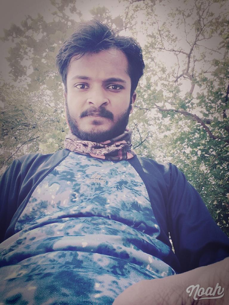 YSmusic12's tweet photo. Muje q rhta h tera intezar
muje q rhta h tujpe aitbar
jbki janta hu tu ni aaygi
faltu me muje sataygi
teri yade
teri meethi meethi bate
Jo hum krte the
Tere sath hi rhte the
tujse khte the
Rhna pass
dena sath
chahe kese bhi ho halat
Bn gyi ho humari aadat
#YSM
#TheMYSS 💕💞 https://t.co/JHmAA7ZhIF