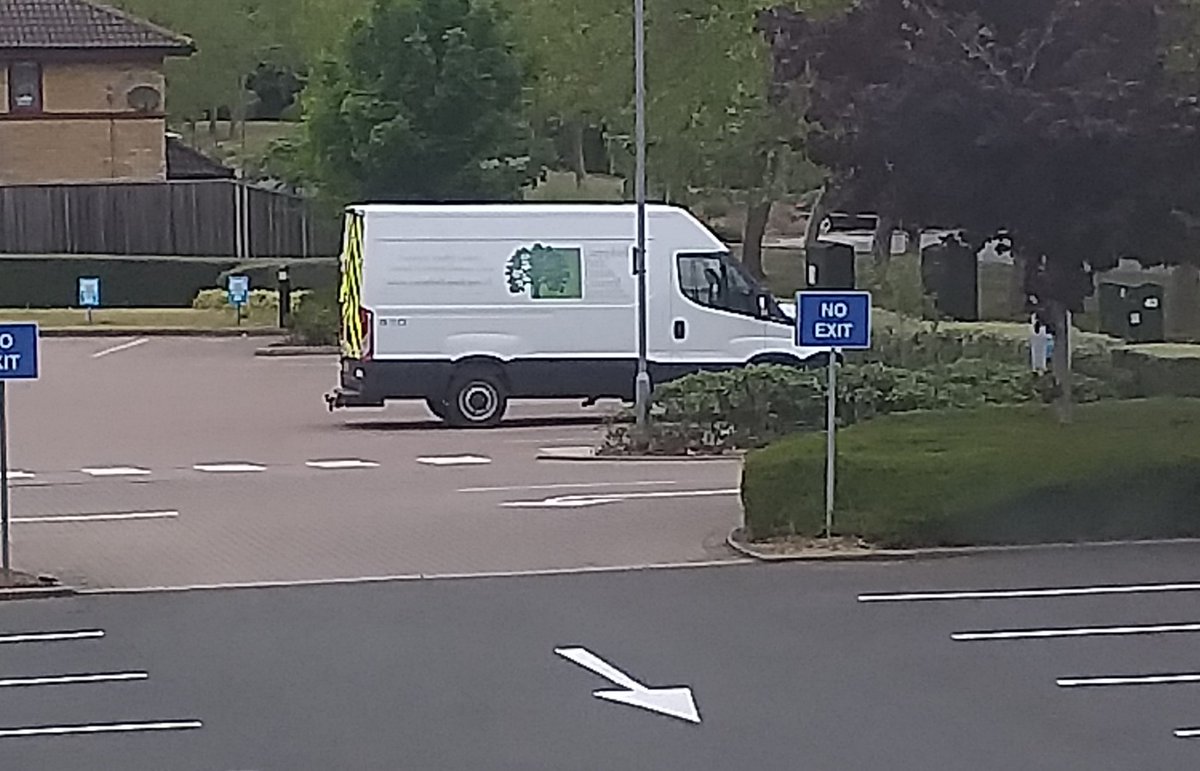 Great to see the new <a href="/ParkParish/">Campbell Park Parish Council</a> Landscaping team out and about on Oldbrook making a difference.