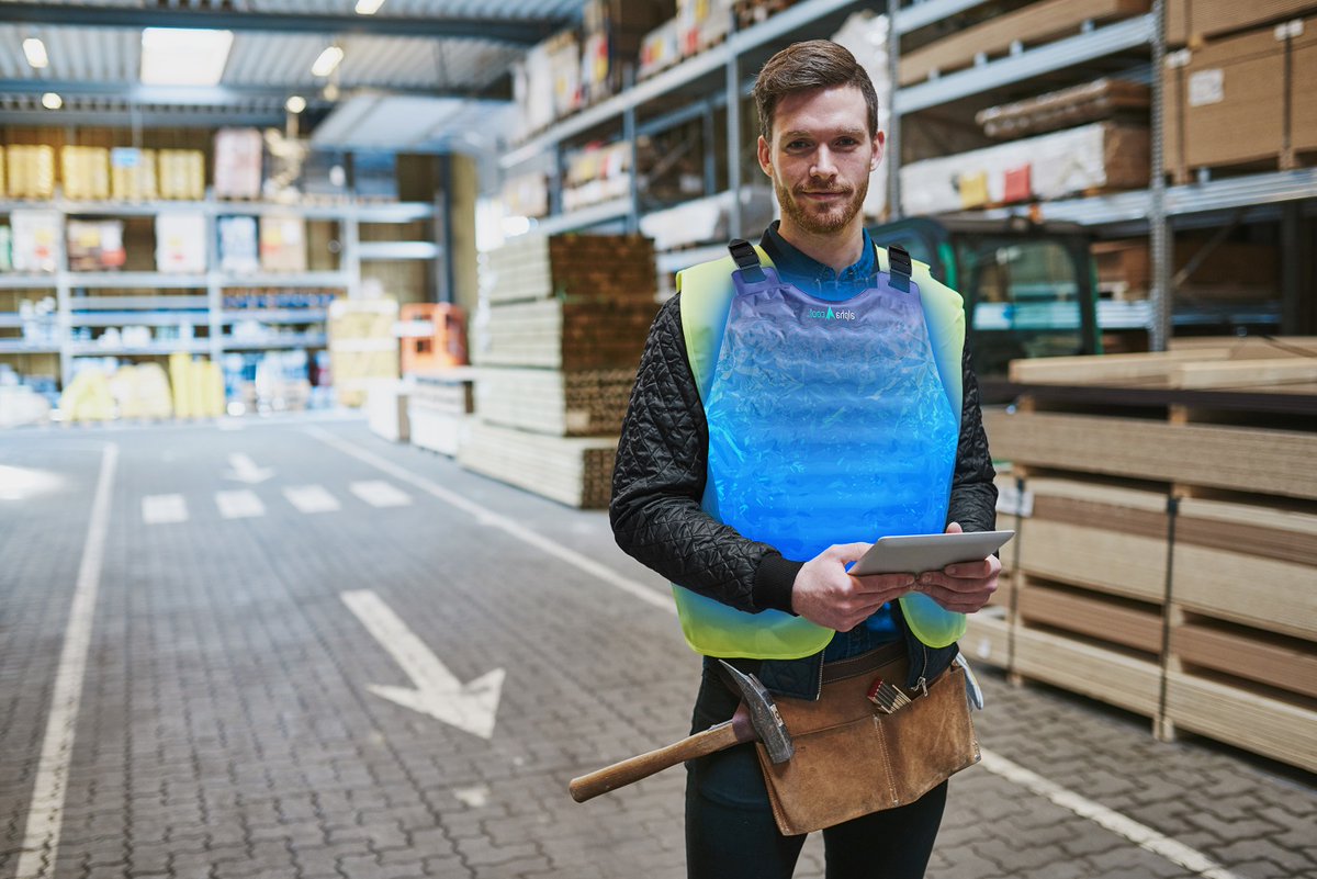 MyCoolingStore's tweet photo. Whether you're at work or outdoors, these cooling vests will keep you cool and refreshed for a long time, leaving you more focus towards what you have to get done.
.
.
.
.
.
#alphacool #mycoolingstore #coolingvests #phasechange #summertime #tempchange #outdoorapparel #workgear https://t.co/vAI9outP7T