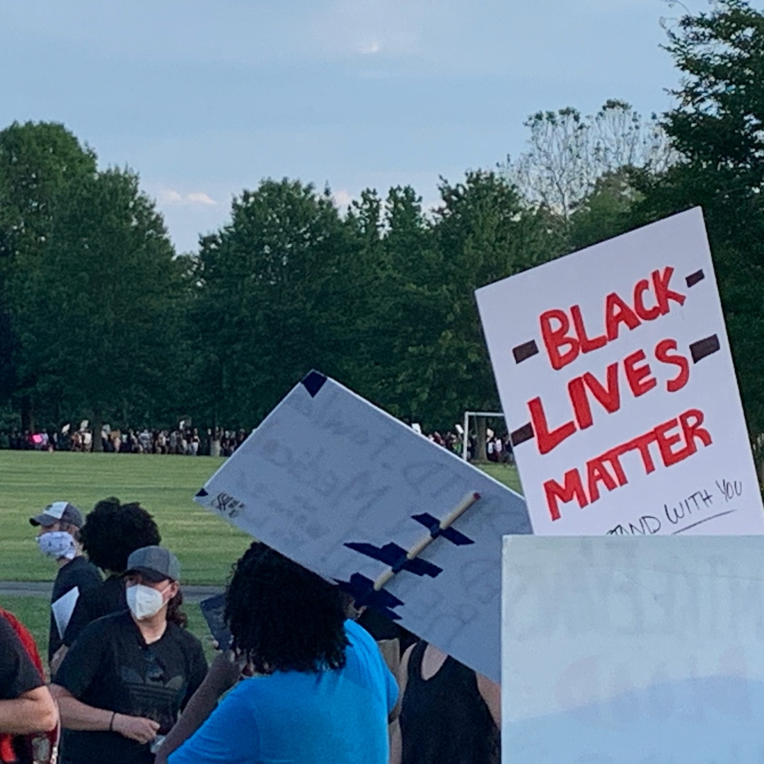 iamtarynbrown's tweet photo. St. Marys County Maryland showed how we can truly come together/rally for justice last night. In collaboration with the local NAACP,  St. Mary's County Sheriff's Office, and thousands of local peaceful protesters, we showed solidarity for a new chapter in our collective history. https://t.co/8VpJOU8IHK